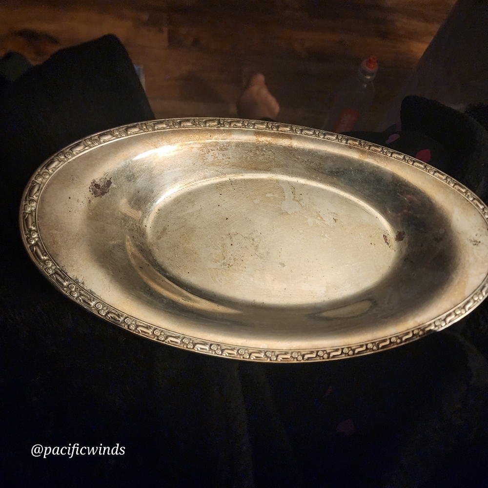 VINTAGE ONEIDA OVAL SILVER PLATED SERVING TRAY / JEWELRY TRAY 13.8"  X 7.10" ☆